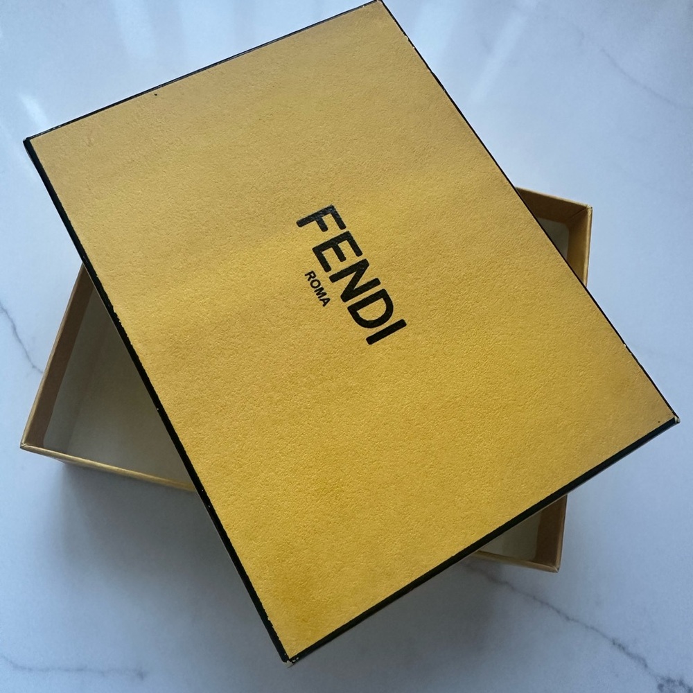 Fendi Gold Box - Picture 3 of 3